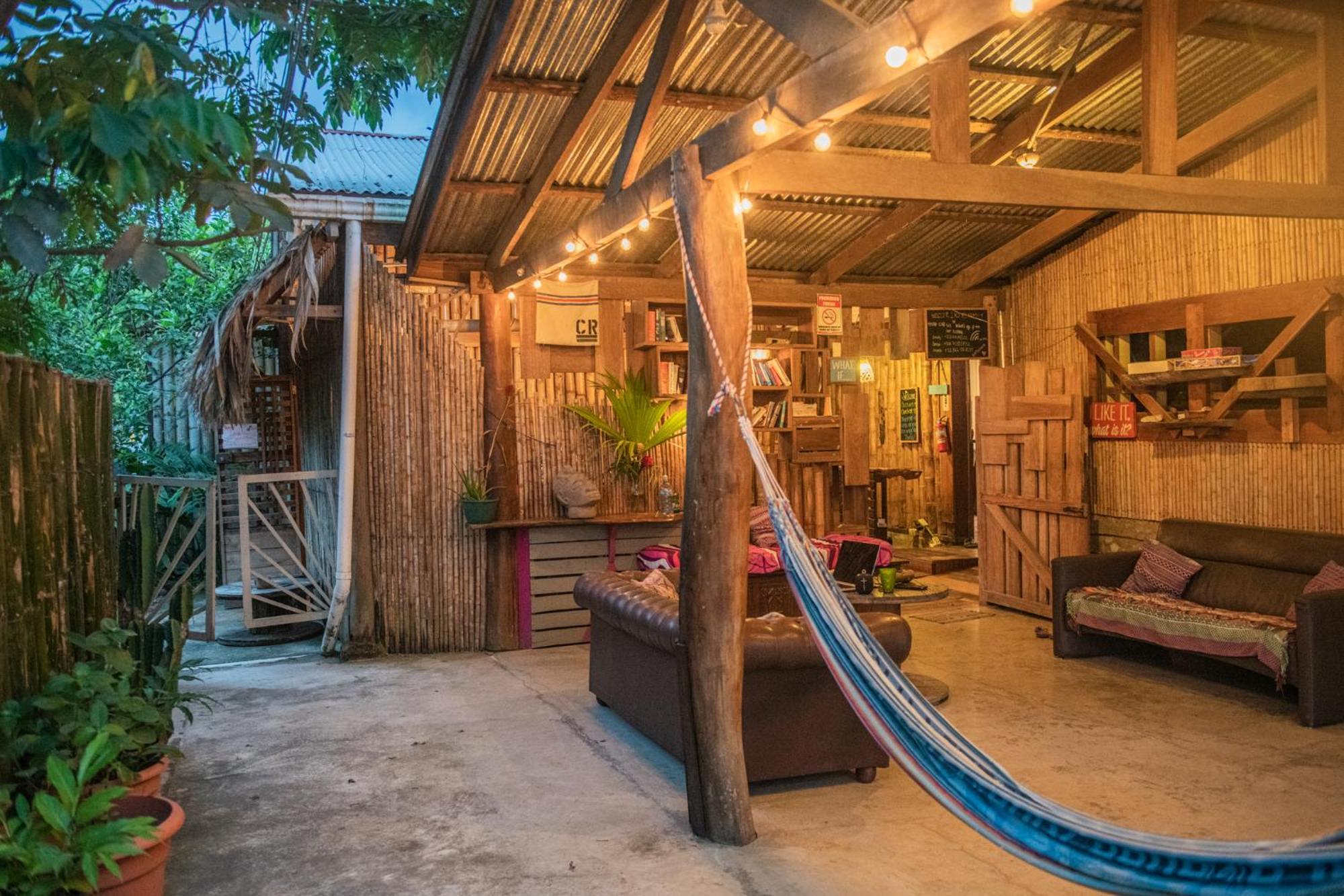 Roots Family Hostel Puerto Viejo de Talamanca Exterior foto