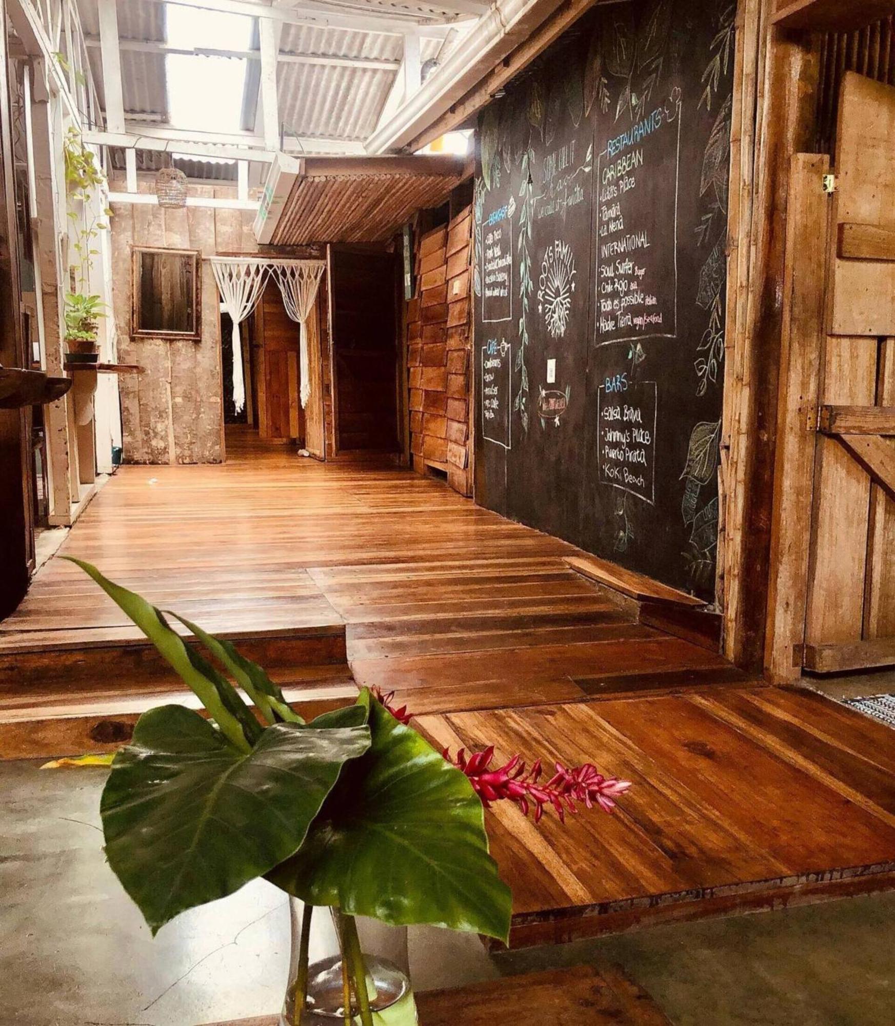 Roots Family Hostel Puerto Viejo de Talamanca Exterior foto